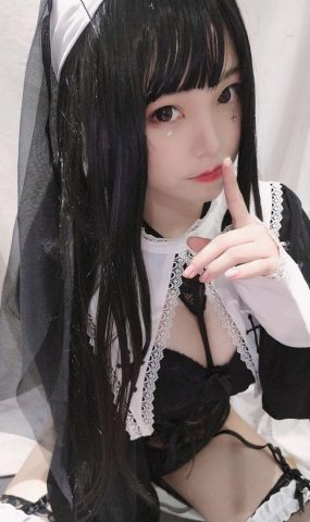 萌系小解解@蜜汁猫裘 眼镜猫娘 在现浏览