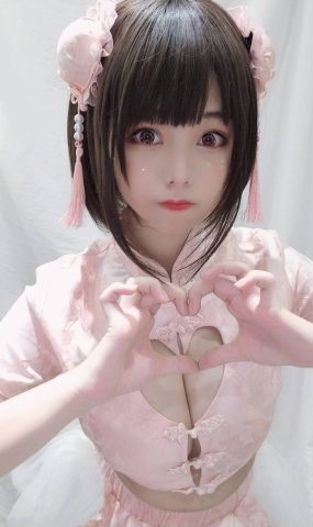 萌系小解解@蜜汁猫裘 中华娘自拍版 在现浏览