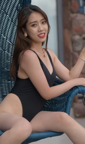 唯美街拍 NO.1035  黑色彼基尼小解解 （6）[88P]