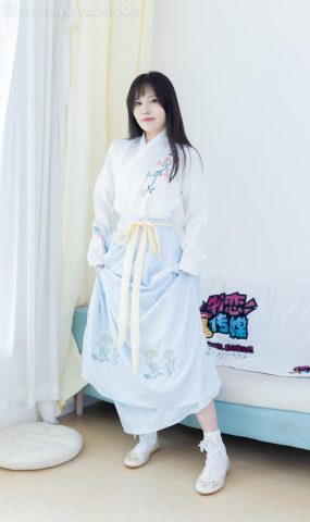 勿恋传媒 NO.2270 小酒-高跟鞋、布鞋、白棉足袋、汉服[159P]