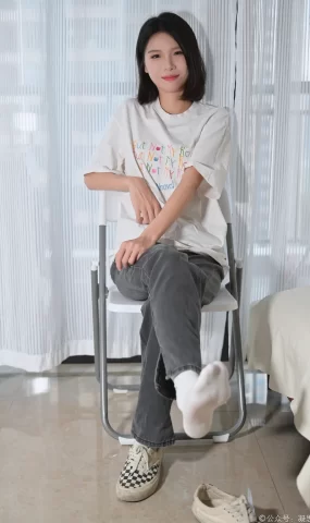 凝思摄影 NO.042 小睿-T恤、短白袜、平底鞋[135P]