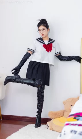 勿恋传媒 NO.2557 米米-高跟长靴、薄白丝、JK至服、皮手套[155P]