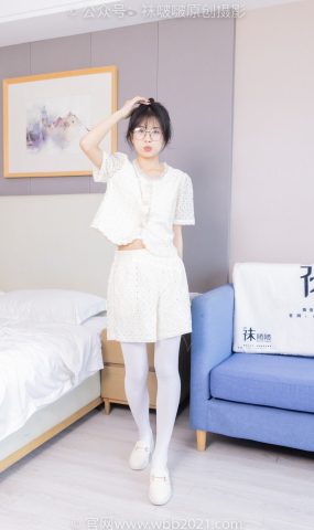 [BoBoSocks袜啵啵]NO.421 奶油-皮鞋、厚白丝、瑜伽动作时老头乐挠脚剧情[140P]