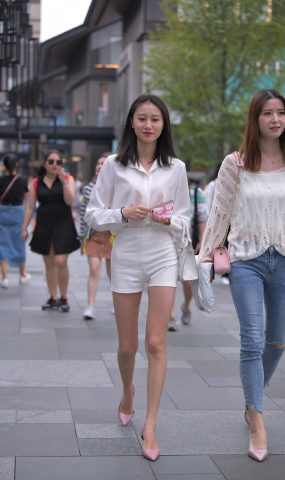 精选街拍作品 NO.1754 魂魂街拍作品 – 长腿小解解[11P]