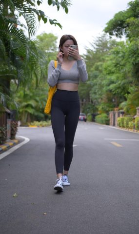 唯美街拍 NO.1150 黑色仅身瑜伽裤美女 (4) [84P]