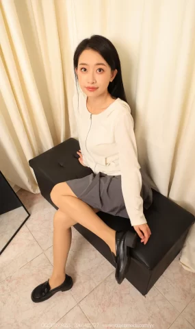 [IESS异思趣向] 2025.12.24 丝享家2246：小婕《肉丝平底鞋》[87P]