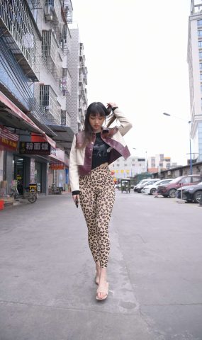 唯美街拍 NO.211 圆润翘臀仅身豹纹（三） [106P]