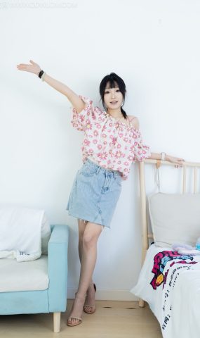 勿恋传媒 NO.2240 嘟嘟-三双高跟鞋、薄肉丝、裸足、视频以超近景特写为主[100P]