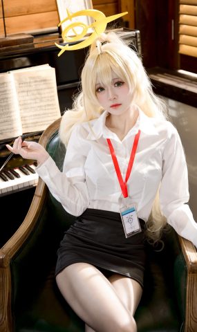 九柒喵 – 笑面教授OL至服[44P]