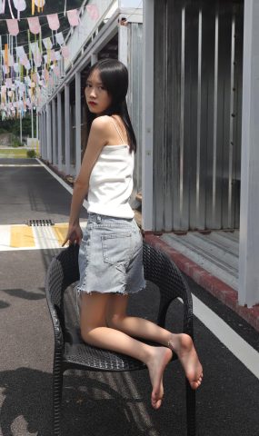 Pary摄影 NO.005 使出混身解数终于哄得表妹拍了套吊带美脚（2）[87P]