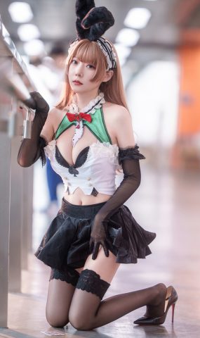 香草喵露露  – 碧蓝航线 莫妮卡[18P]