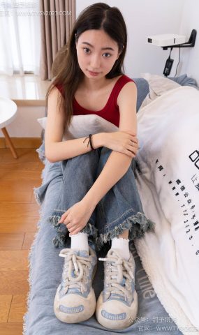 甜予摄影 NO.064 雪梨-帆布鞋、白棉袜、肉丝（脚尖加固款）[130P]