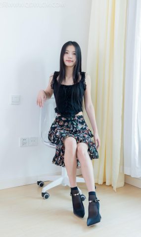 勿恋传媒 NO.2332 茯苓-短靴、短黑丝、裸足[124P]