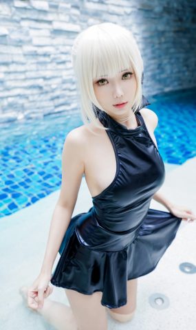 Ely_eee(ElyEE子) – 黑皮泳裙[15P]