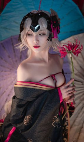 人气动漫Coser@铁板烧鬼舞 黑贞花魁 在现浏览