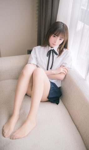 绮太郎 Kitaro – JK小解解 [49P]