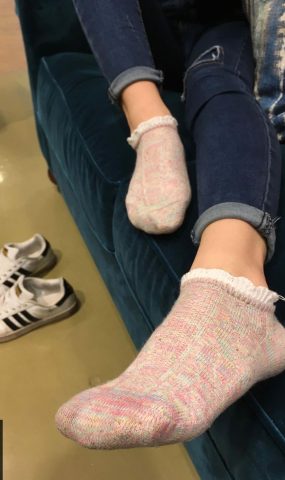 YJ街拍-003 图书馆里的精灵 (1) [64P]