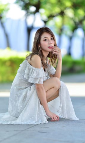 唯美街拍 NO.085 vivi曹媛媛 吊帶高衩長裙高跟美腿 [113P]