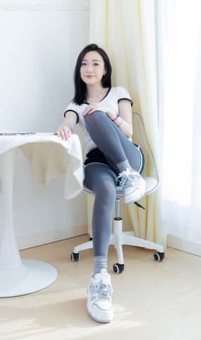 勿恋传媒 NO.2443 恬恬-体操服、板鞋、厚灰丝、灰色冰丝袜[163P]