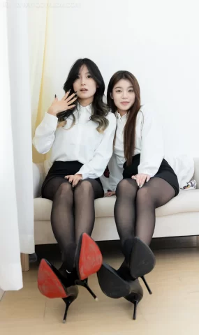 勿恋传媒 NO.2590 闪闪&贝壳-高跟鞋、薄黑丝、ol至服[163P]