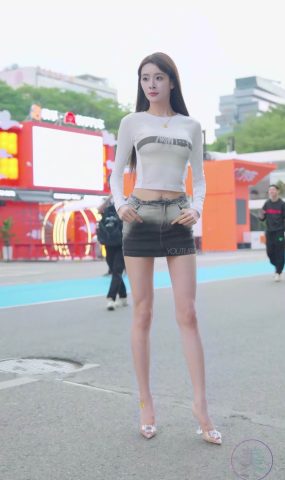 NO.1591 2024 广州车展 网荭美女车模 beautyleg LOOKBOOK 47[30P]