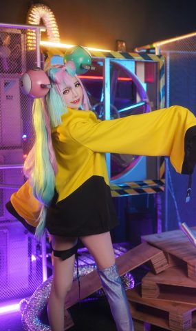 Sally Dorasnow  – Iono[13P]