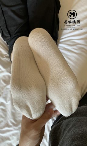 [誉铭传媒]袜足摄影 2019年《2019.02.24定制作品》[100P]