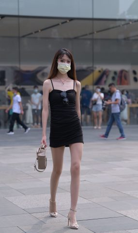 精选街拍作品 1627 摄神街拍作品 – 吊带裙肉丝美腿美女[80P]