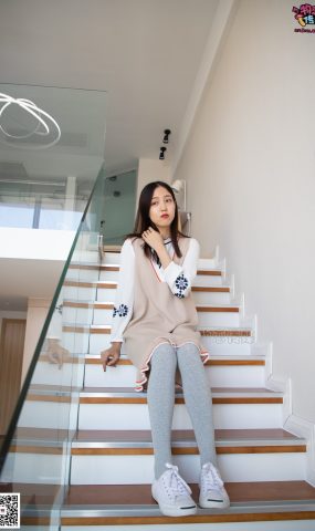 勿恋传媒 No.066 清纯小解解的灰色长筒棉袜 只想这样看着你 [148P]