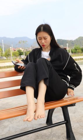 [Pary学生模拍] No.045 春暖花开，与小芳到户外拍摄美jiao [155P]