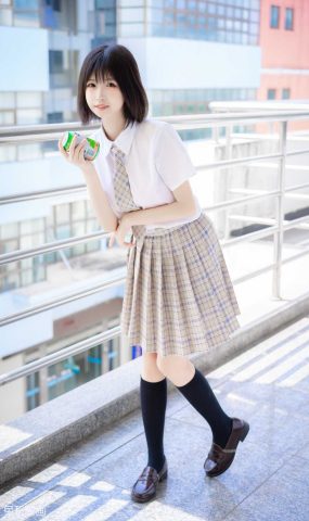 兔玩映画 C146 教室走廊外的JK [41P]