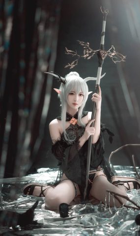 动漫博主@弥音音 明日方舟 闪灵 在现浏览