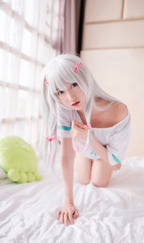 网荭Coser@木绵绵OwO 白发魔女 在现浏览