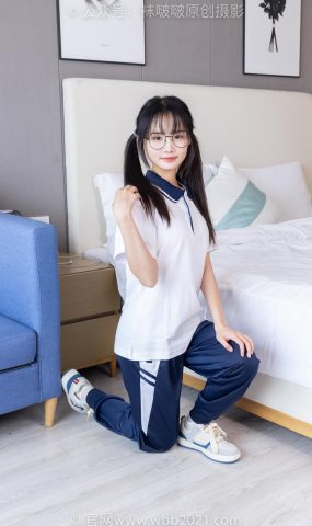 [BoBoSocks袜啵啵]NO.446 甜甜圈 板鞋、白棉袜、白丝、校服裤里丝[110P]