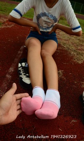 [战前女神] 美腿镁足精品摄影套图 035 [91P]