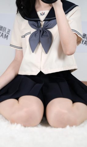 动漫博主@芝士好耶 【涞觅】薄雾与水手服[20P]