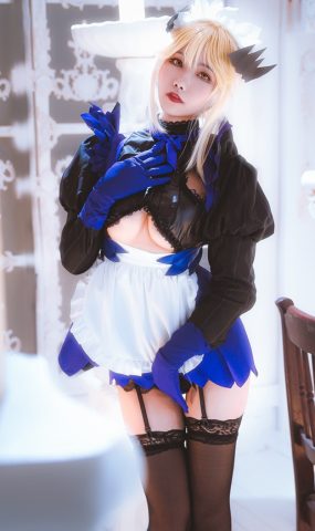 Momoko葵葵 – 黑枪呆女仆[20P]