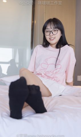 [BoBoSocks袜啵啵]NO.091 稚予-板鞋、淡粉色船袜、黑色船袜、裸足[148P]