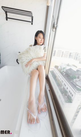 Limerence原创 NO.014 学生素人Sarah裸足首作 (2) [77P]