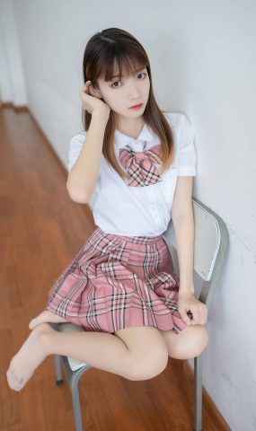 兔玩映画 B002 粉色格裙少女 在现浏览