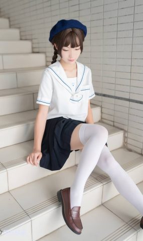 兔玩映画 B033 楼梯上的白丝少女 在现浏览