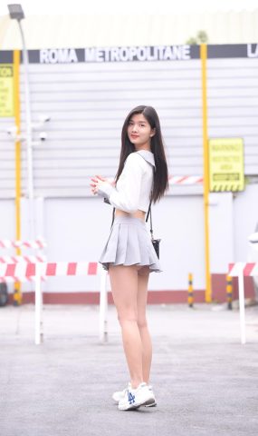 唯美街拍 NO.1104 灰色短裙女孩 （3）[84P]