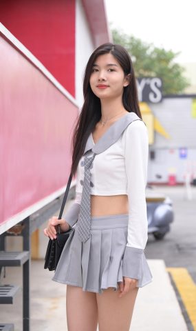 唯美街拍 NO.1104 灰色短裙女孩 （5）[84P]