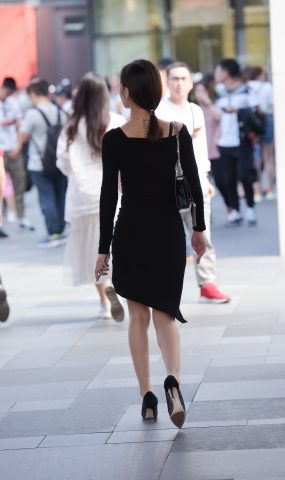 唯美街拍 NO.631 街拍黑色连衣裙小解解（一） [107P]