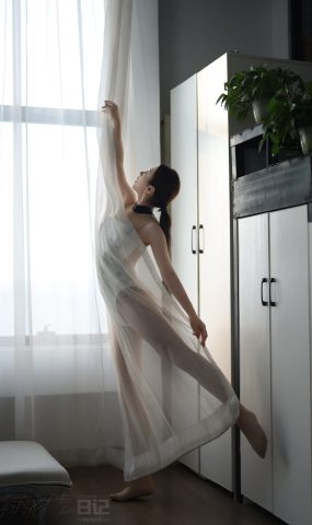 [GALLI嘉丽]舞蹈生日记 068 – 子琪解解[53P]