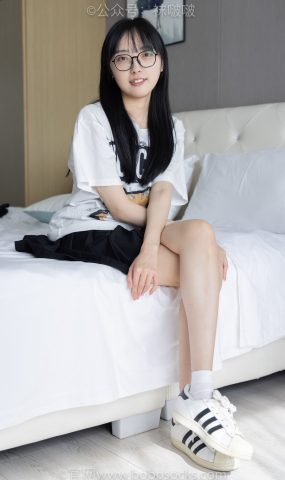 [BoBoSocks袜啵啵]NO.033 稚予-贝壳头、天鹅绒黑袜、天鹅绒白袜[154P]