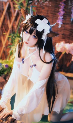 小野寺地瓜 – 小牛泳装[9P]