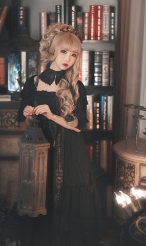 网荭Coser@面饼仙儿 十六夜颂歌 在现浏览