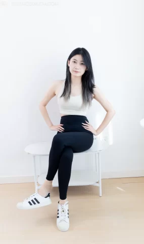 勿恋传媒 NO.2561 贝壳-板鞋、帆布鞋、短肉丝、瑜伽裤[165P]