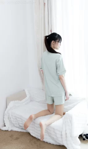 勿恋传媒 NO.2708 山奈-高跟凉鞋、薄肉丝、裸足[159P]